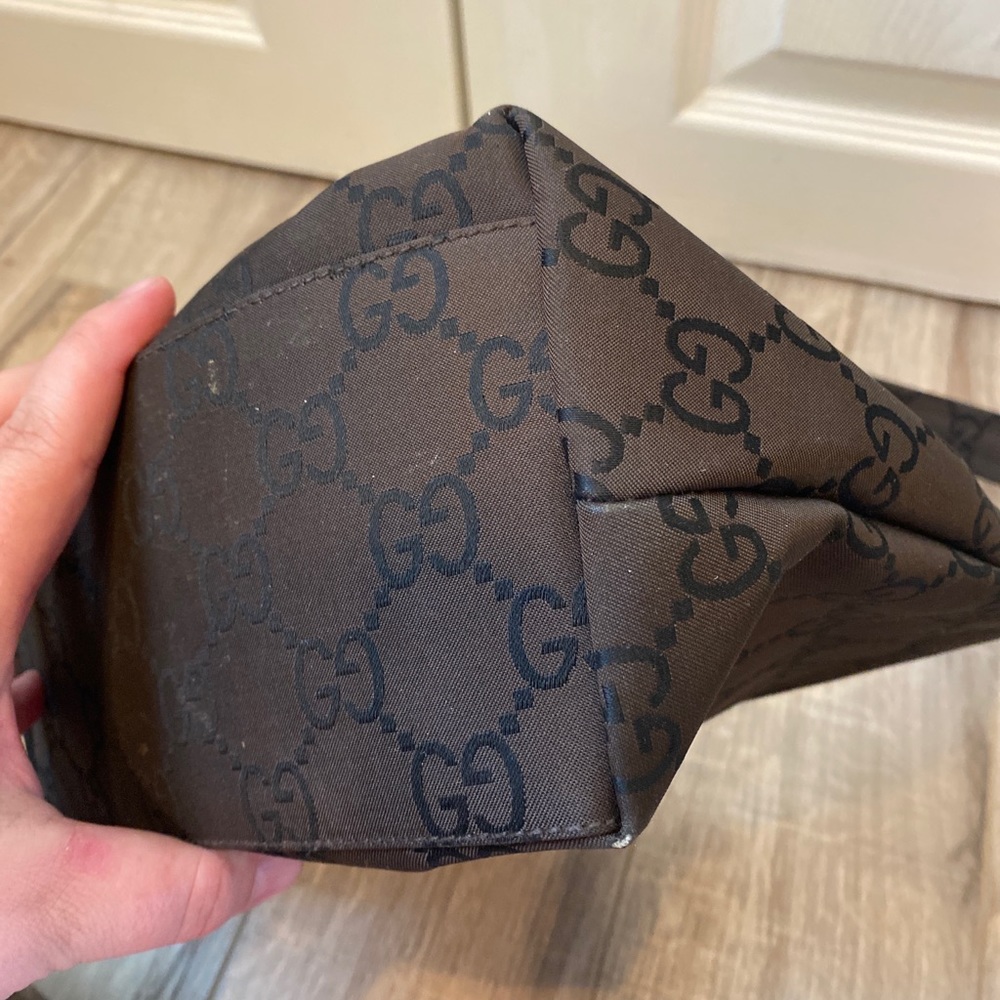 Gucci Shoulder Bag - Picture 8 of 11